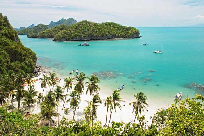 Ang Thong National Marine Park Tour by Big Boat from Koh Samui - The big boat ride: space and comfort, with slower pacing