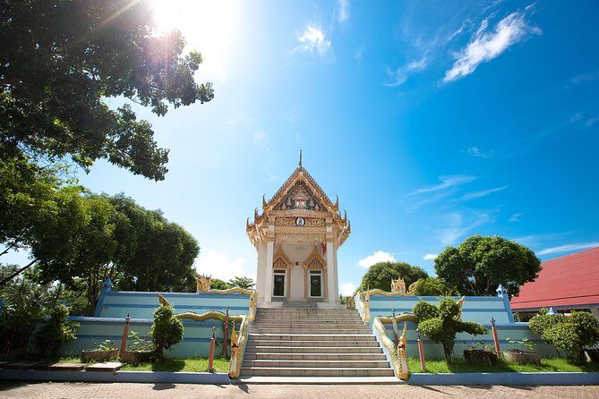 Private - 6 Hours Best of Samui City Tour including Lunch - Wat Khunaram (Mummified Monk): Loung Pordaeng in One Calm Visit