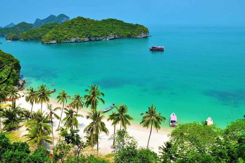 Samui: Angthong Marine Park Boat Tour w/ Transfer and Meals - Bua Boke Cave: a quick walk with a change of scenery
